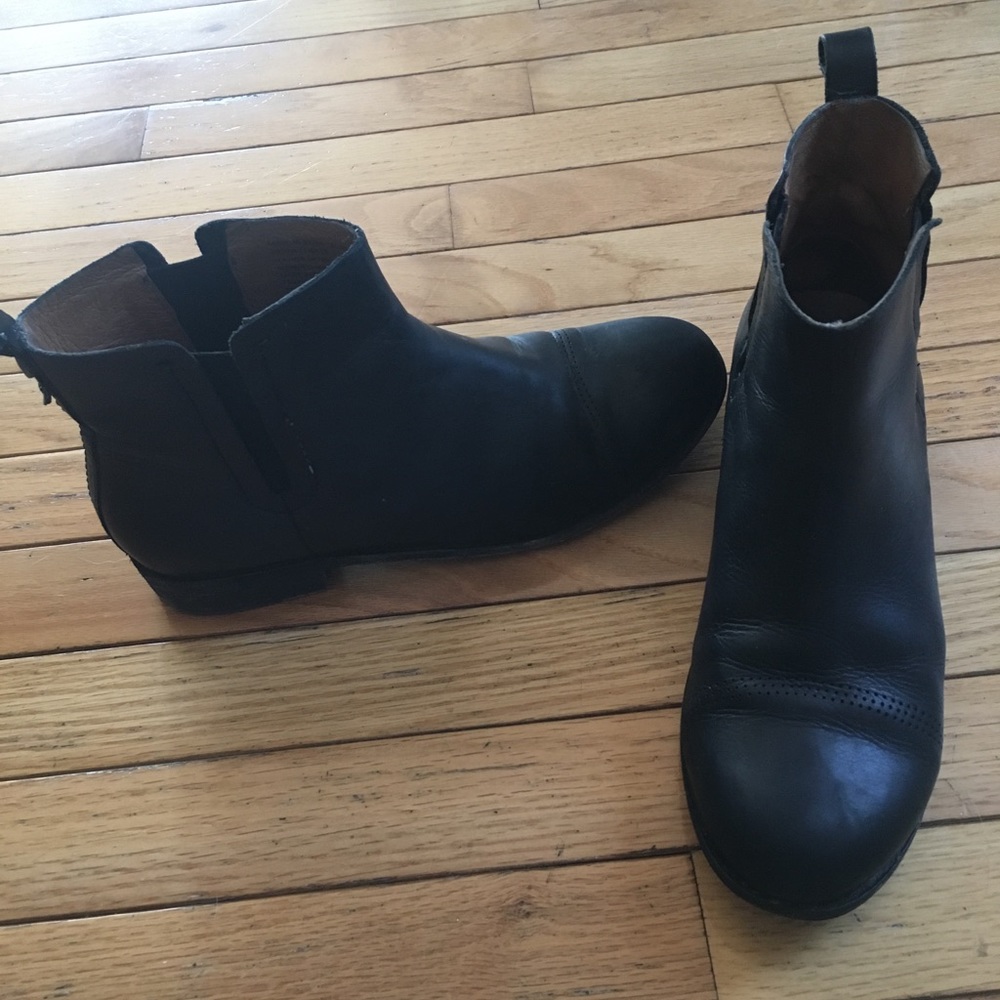 Olukai black leather boots